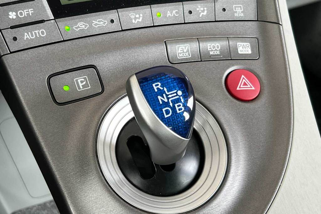 2014 Toyota Prius Two 14