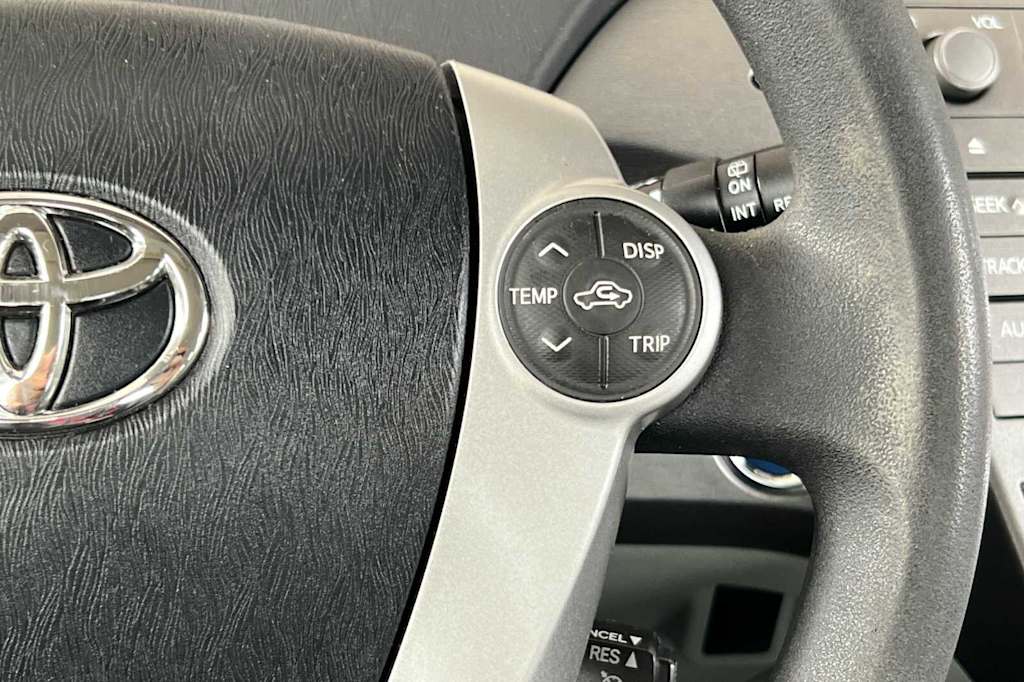 2014 Toyota Prius Two 28