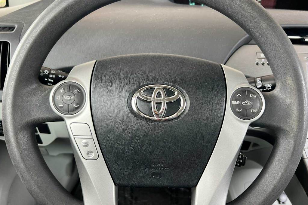 2014 Toyota Prius Two 26