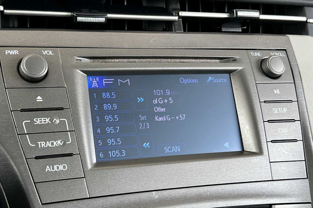 2014 Toyota Prius Two 13
