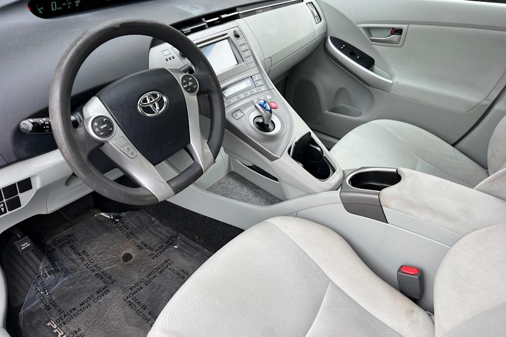 2014 Toyota Prius Two 9