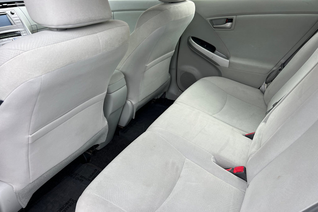 2014 Toyota Prius Two 10
