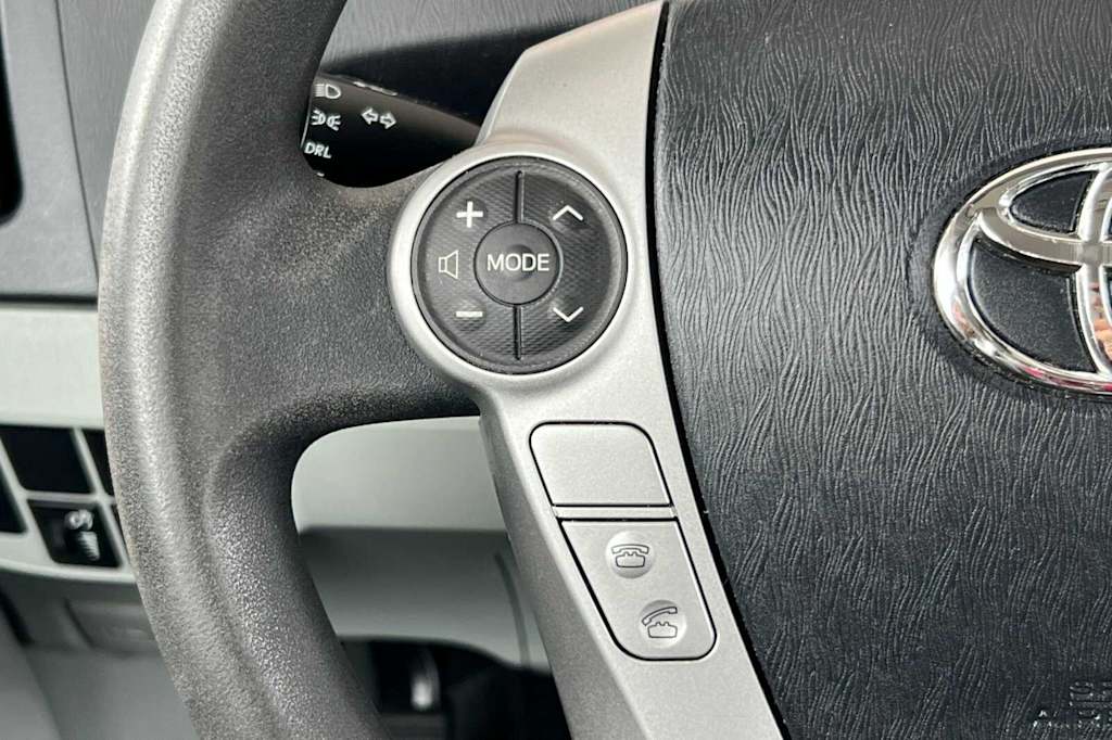 2014 Toyota Prius Two 27