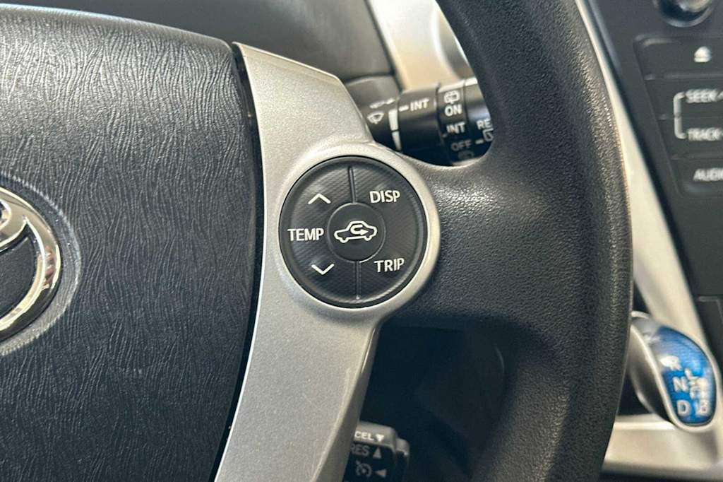 Thumbnail: 2013 Toyota Prius v - 31