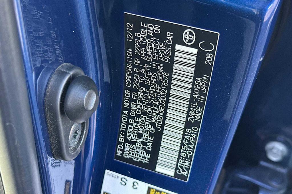 Thumbnail: 2013 Toyota Prius v - 17