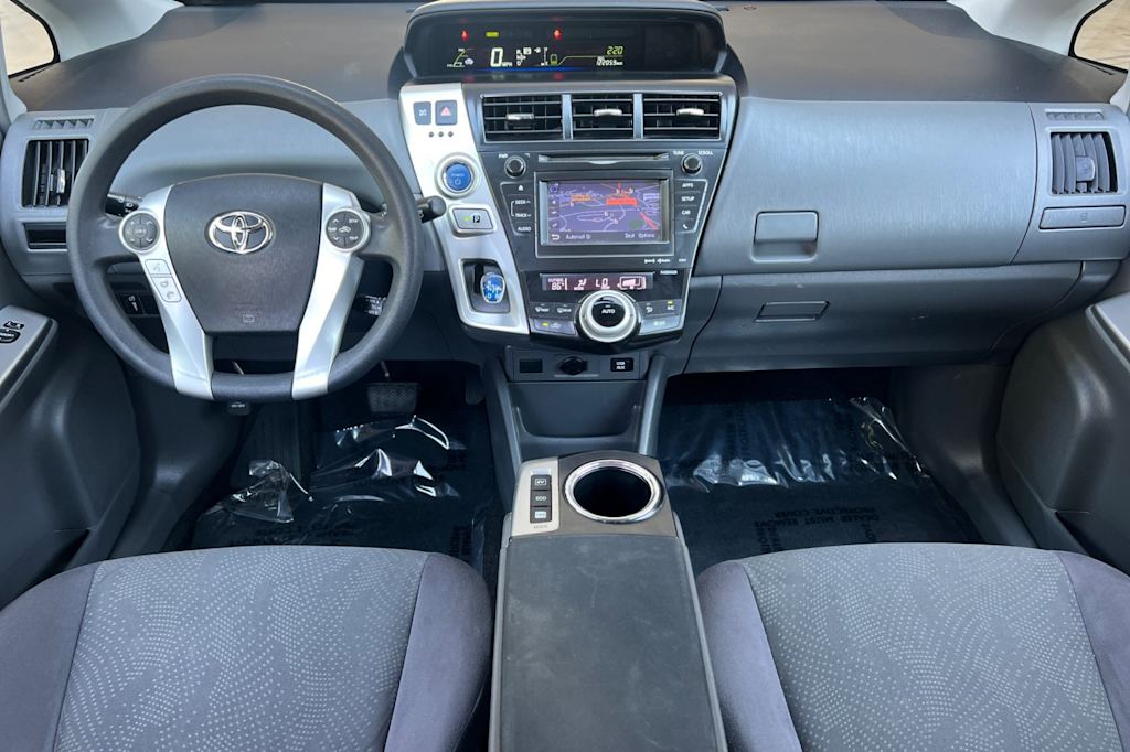 Thumbnail: 2013 Toyota Prius v - 2