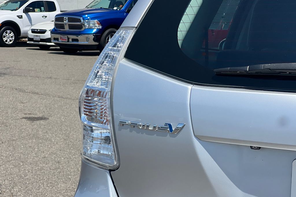Thumbnail: 2013 Toyota Prius v - 7