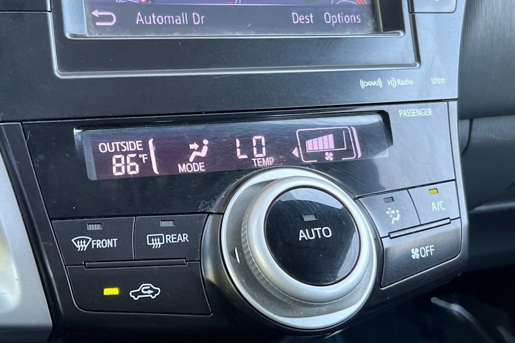 Thumbnail: 2013 Toyota Prius v - 26