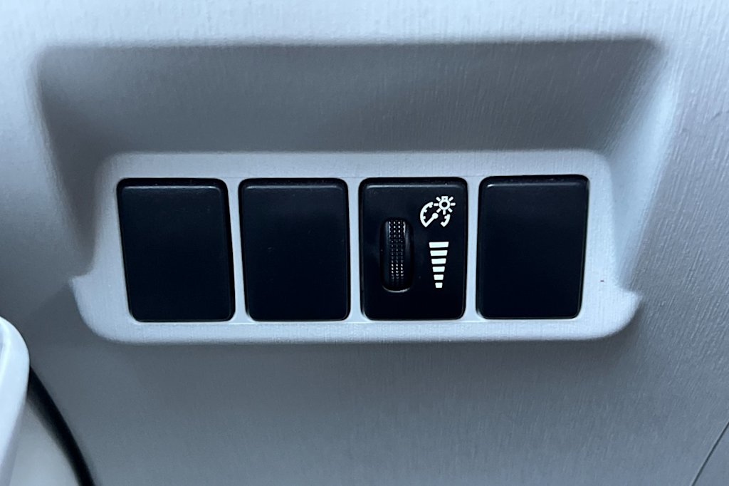 Thumbnail: 2013 Toyota Prius v - 30