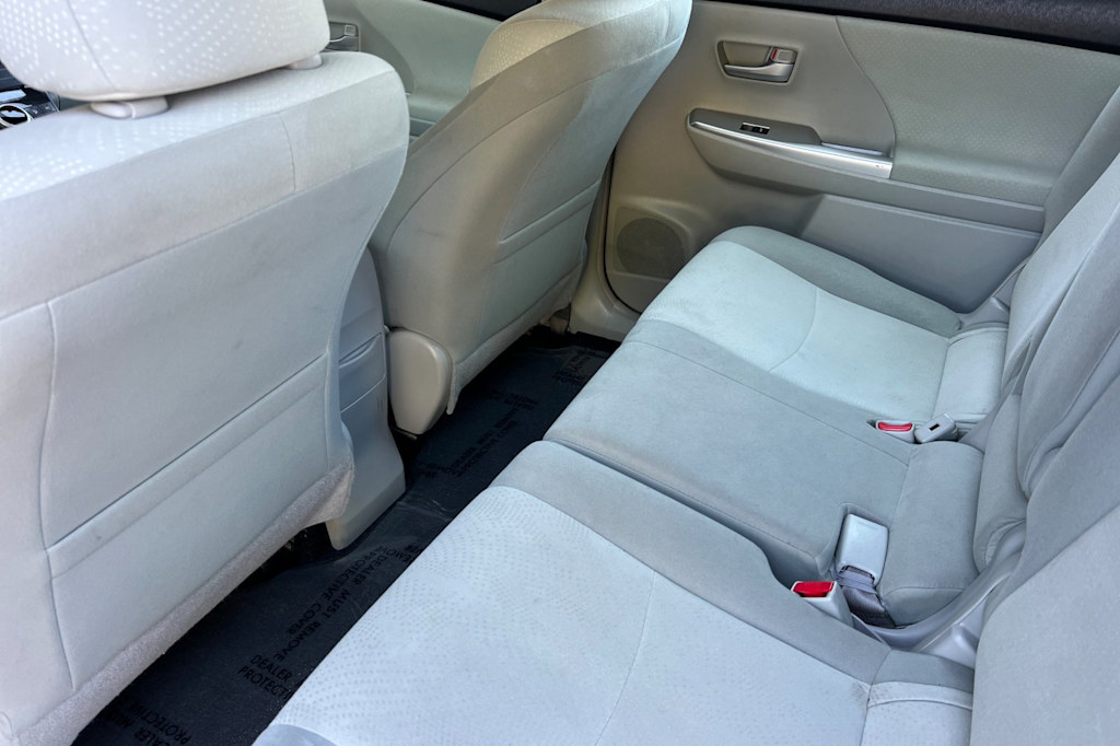 Thumbnail: 2013 Toyota Prius v - 12