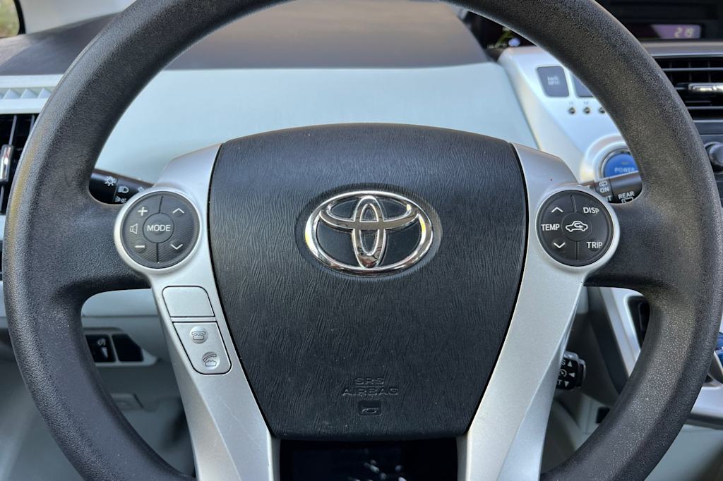 Thumbnail: 2013 Toyota Prius v - 27