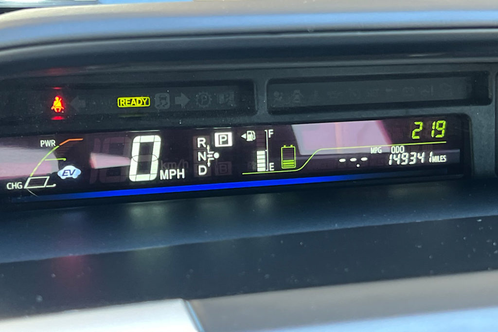 Thumbnail: 2013 Toyota Prius v - 7