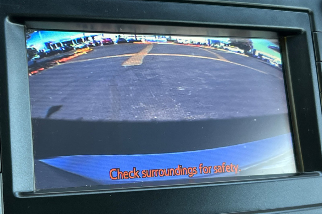 Thumbnail: 2013 Toyota Prius v - 23