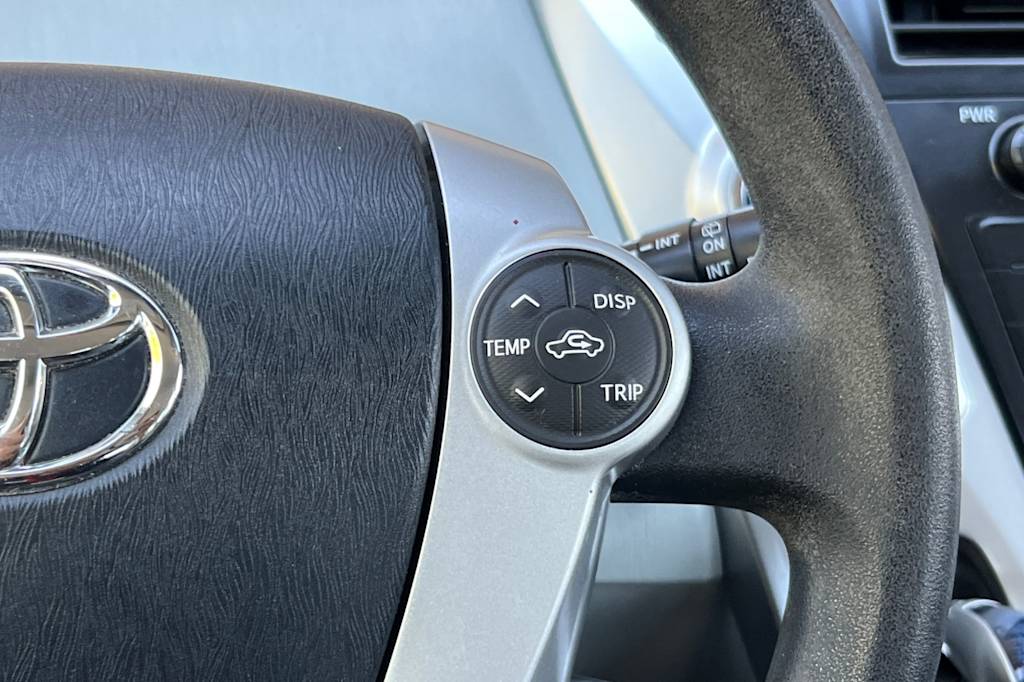 Thumbnail: 2013 Toyota Prius v - 29