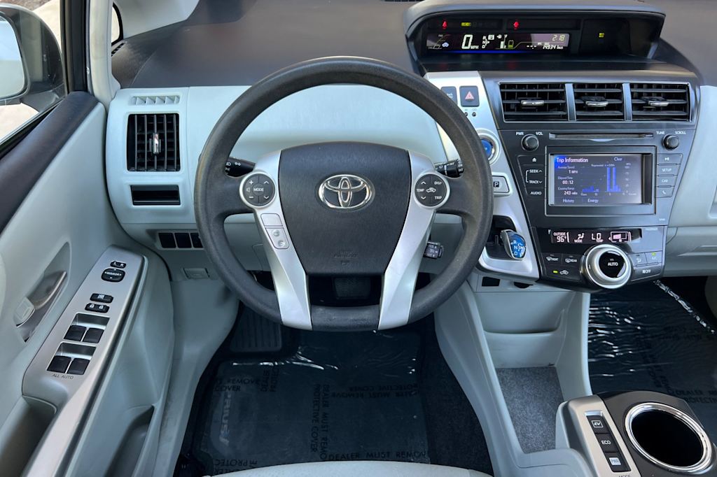 Thumbnail: 2013 Toyota Prius v - 13