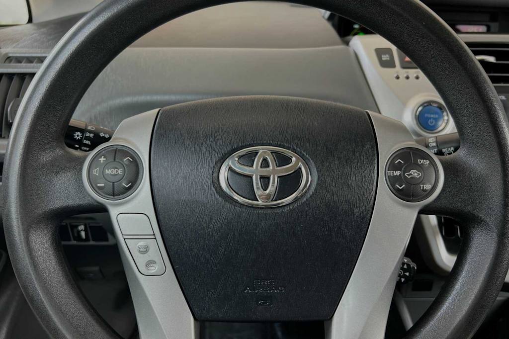 2014 Toyota Prius v Two 26