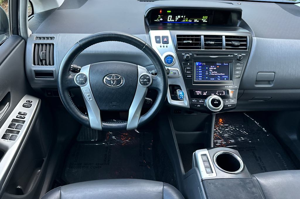 Thumbnail: 2013 Toyota Prius v - 9