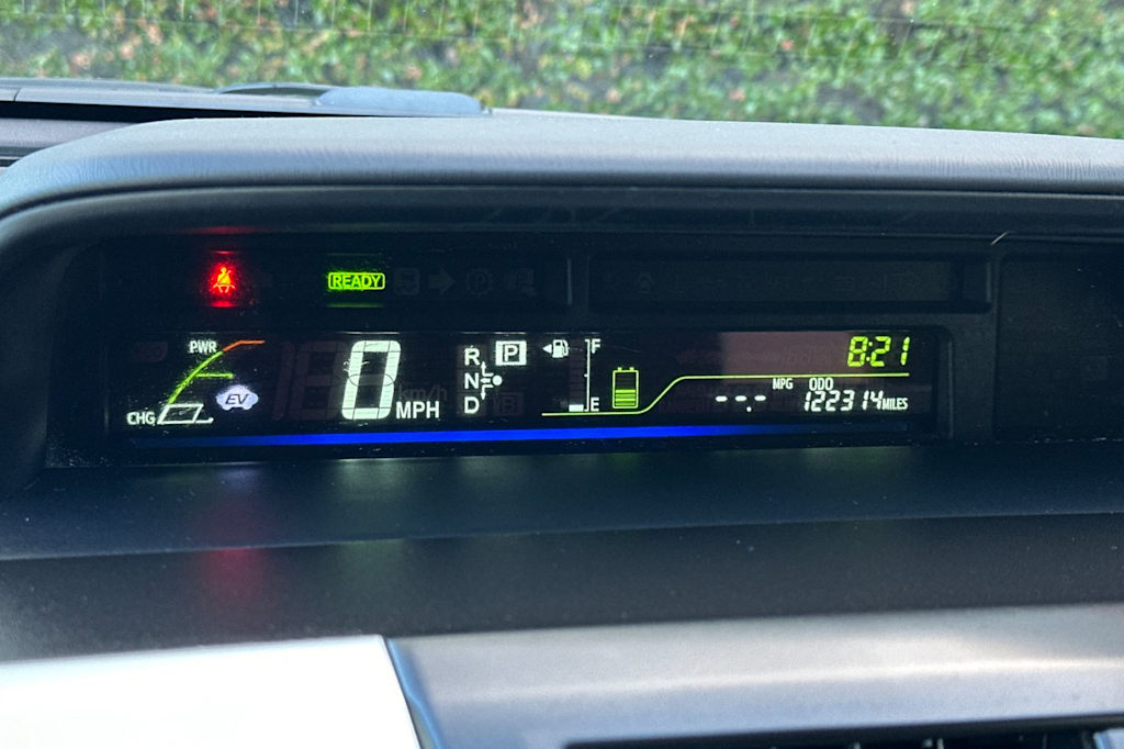 Thumbnail: 2013 Toyota Prius v - 7