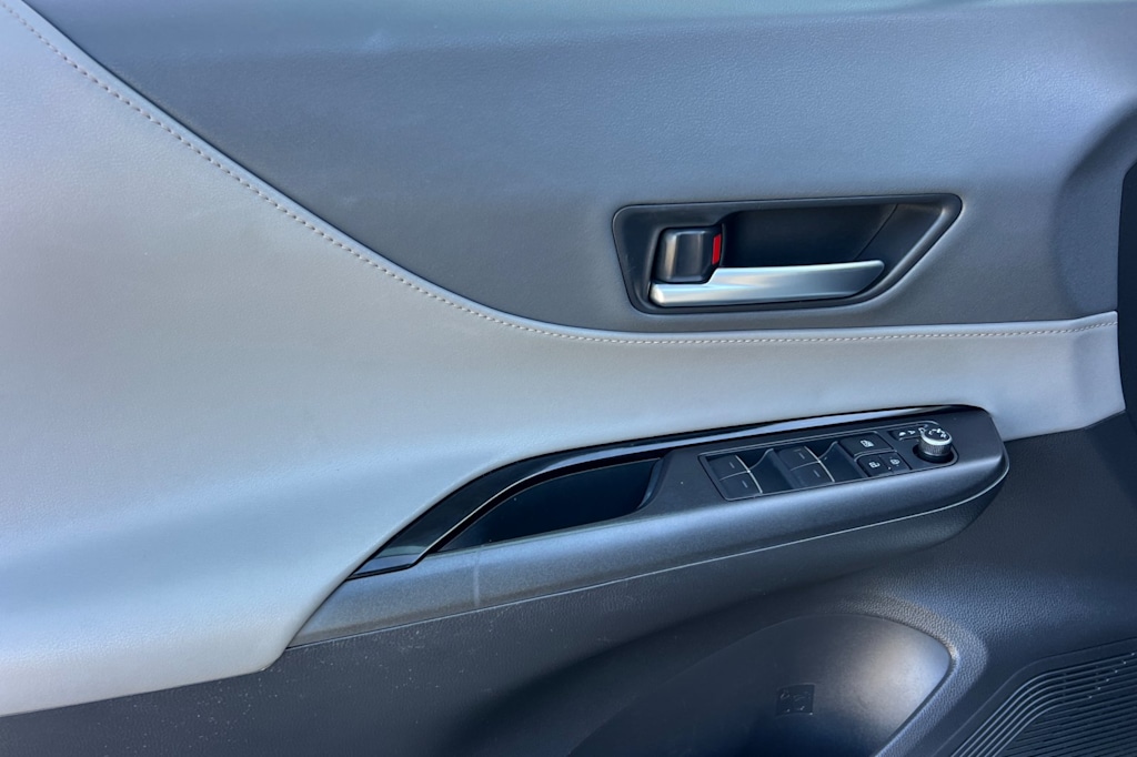 Thumbnail: 2021 Toyota Venza - 20