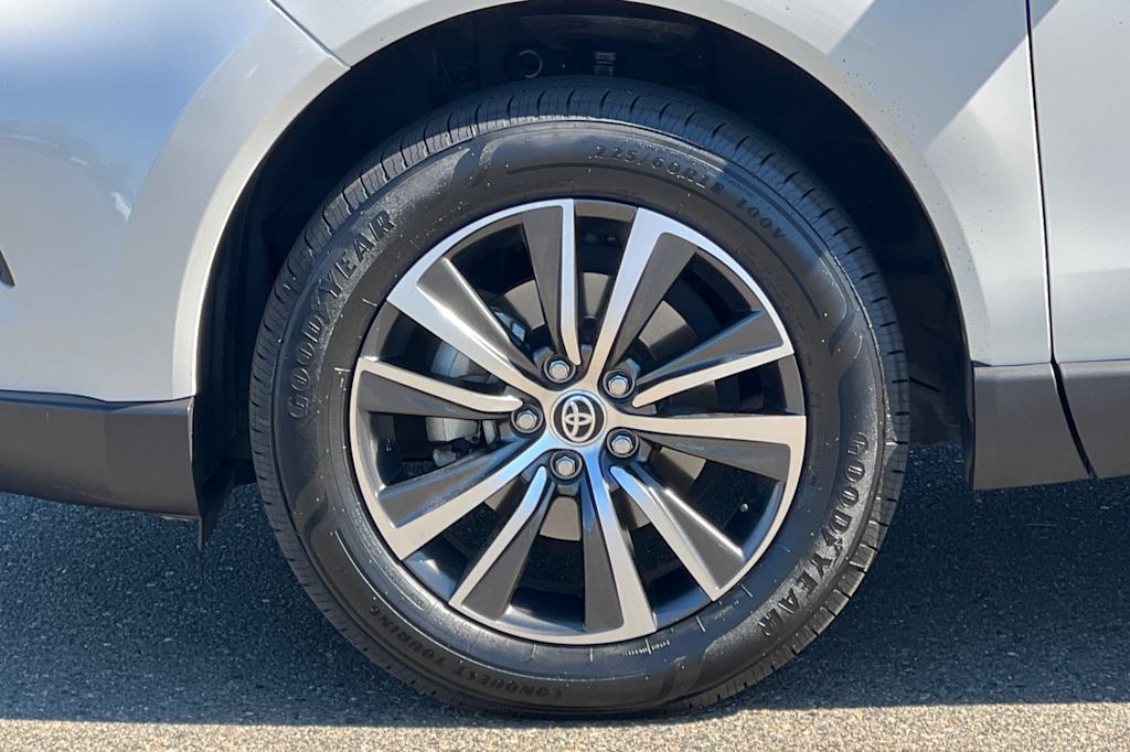 Thumbnail: 2021 Toyota Venza - 7