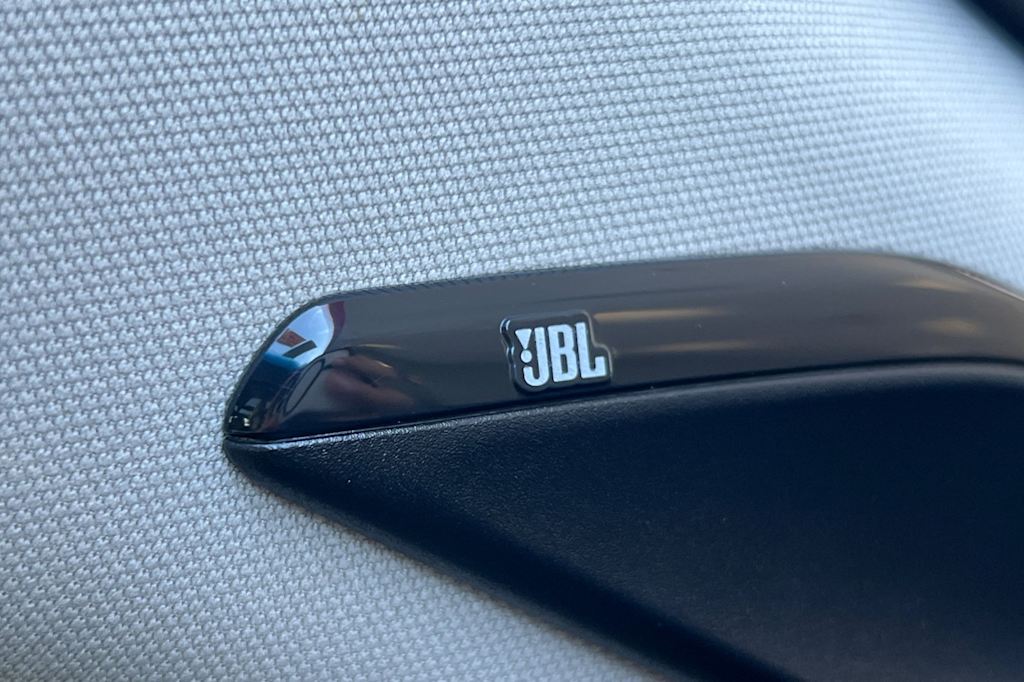 Thumbnail: 2021 Toyota Venza - 25