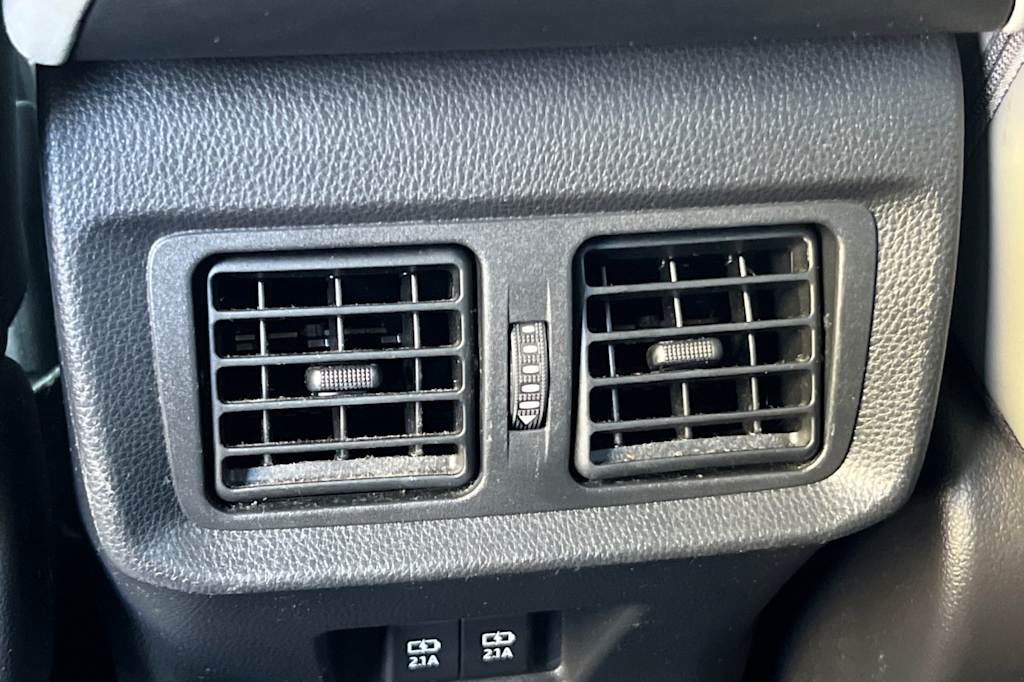 Thumbnail: 2021 Toyota Venza - 22