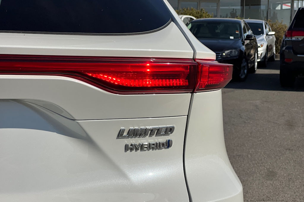 Thumbnail: 2021 Toyota Venza - 29