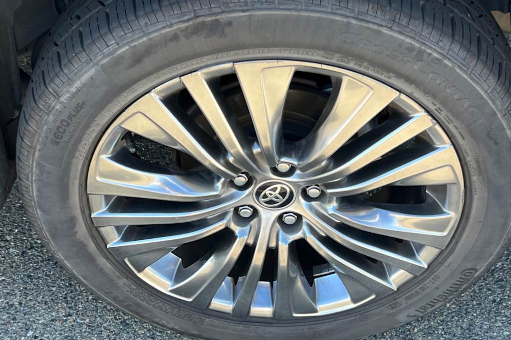 Thumbnail: 2021 Toyota Venza - 22