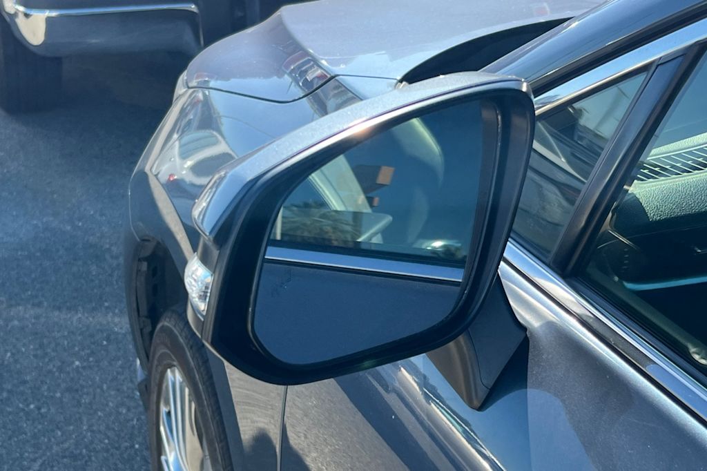 Thumbnail: 2021 Toyota Venza - 10