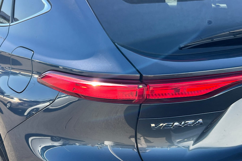 Thumbnail: 2021 Toyota Venza - 20