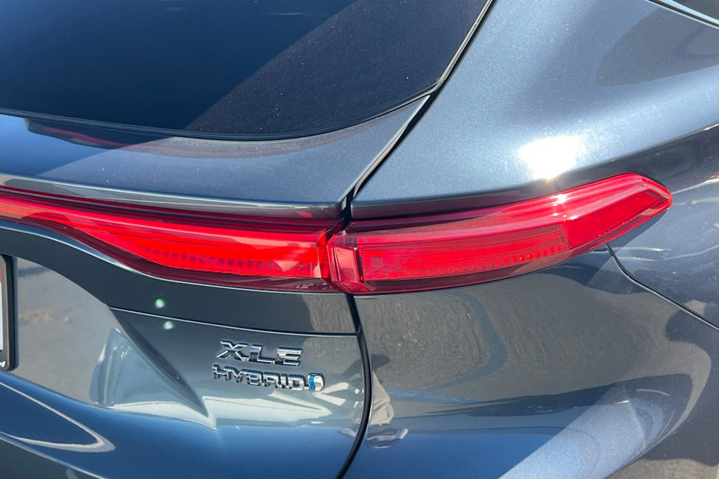 Thumbnail: 2021 Toyota Venza - 18