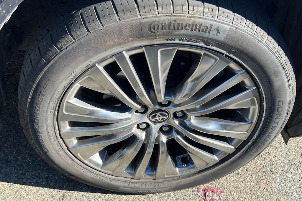 Thumbnail: 2021 Toyota Venza - 15