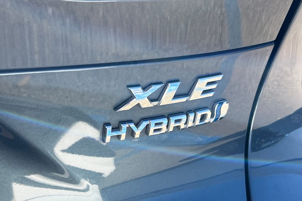Thumbnail: 2021 Toyota Venza - 21
