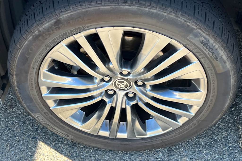Thumbnail: 2021 Toyota Venza - 11