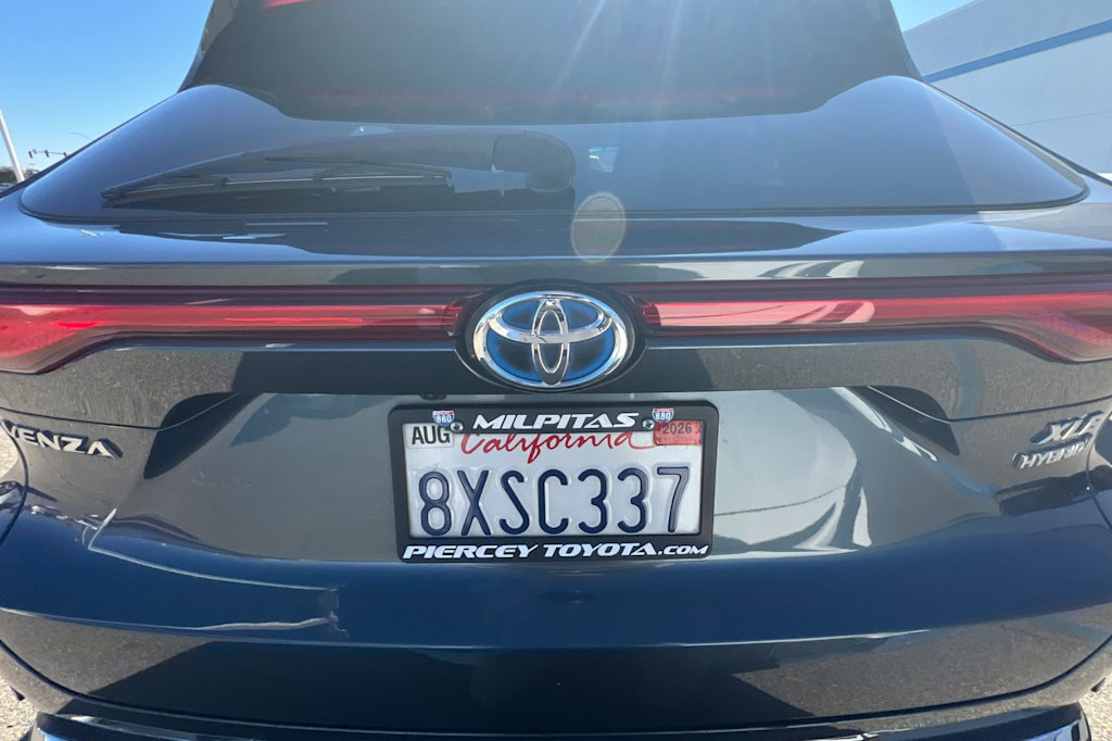 Thumbnail: 2021 Toyota Venza - 19