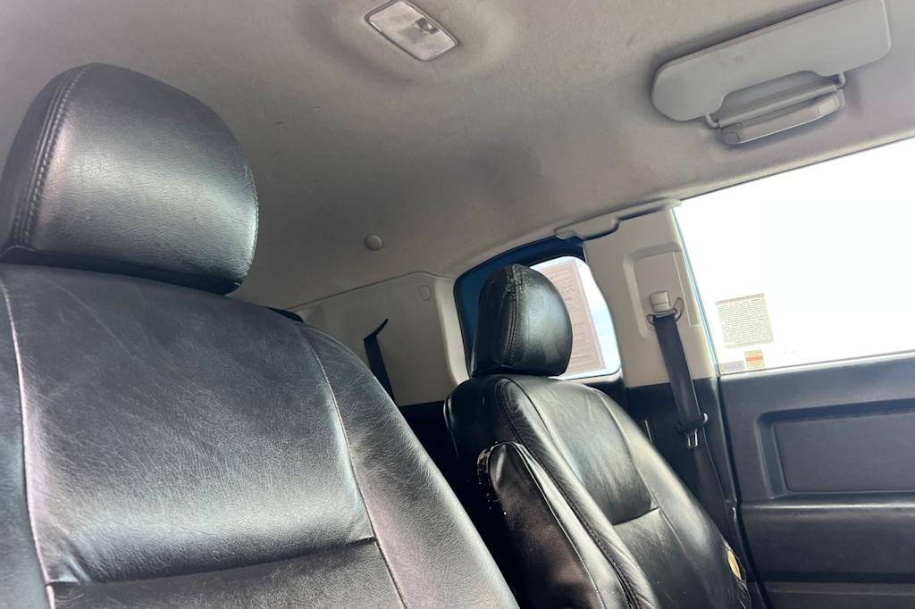 Thumbnail: 2011 Toyota FJ Cruiser - 23