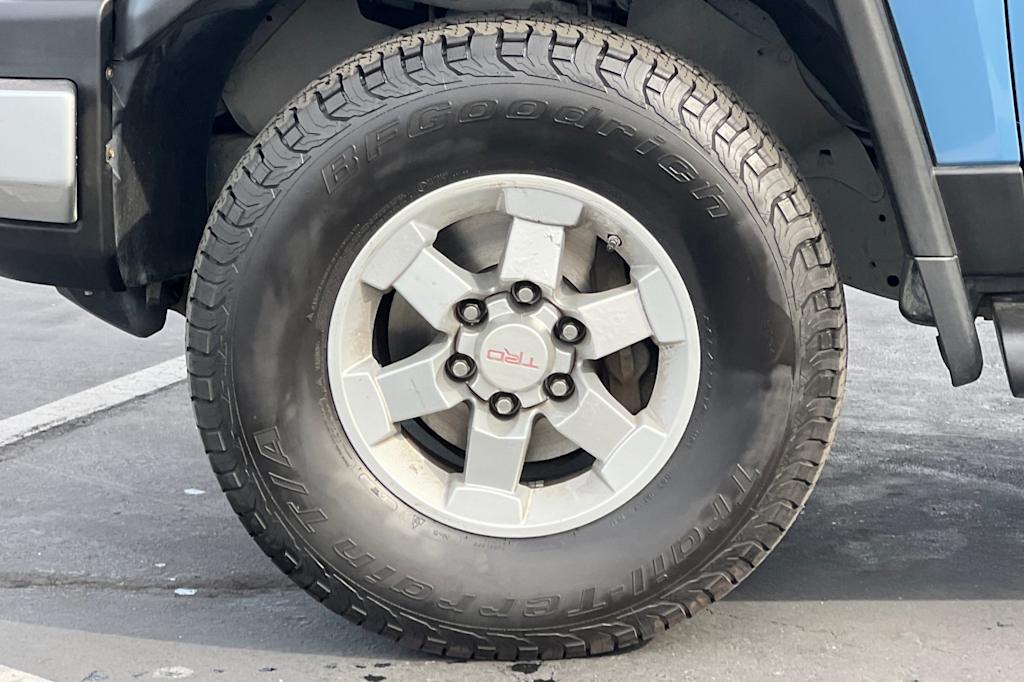 Thumbnail: 2011 Toyota FJ Cruiser - 7