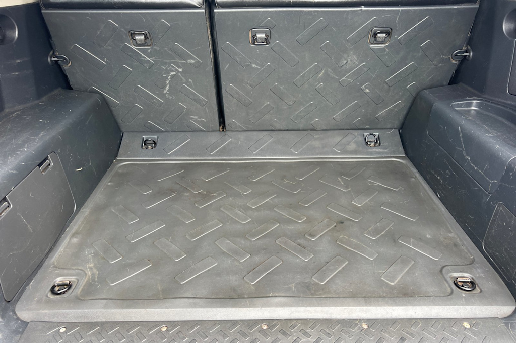 Thumbnail: 2011 Toyota FJ Cruiser - 15