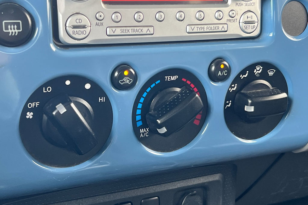 Thumbnail: 2011 Toyota FJ Cruiser - 26