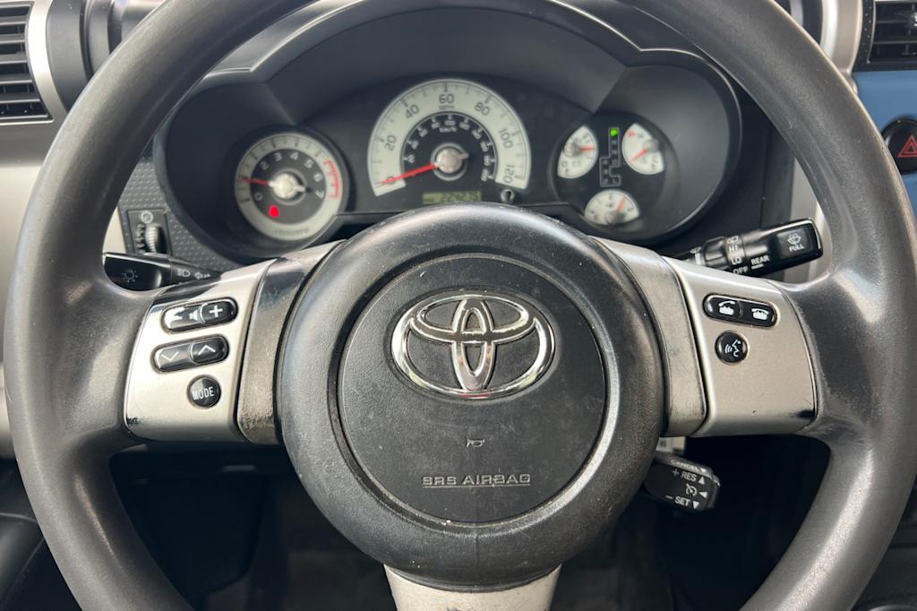 Thumbnail: 2011 Toyota FJ Cruiser - 27