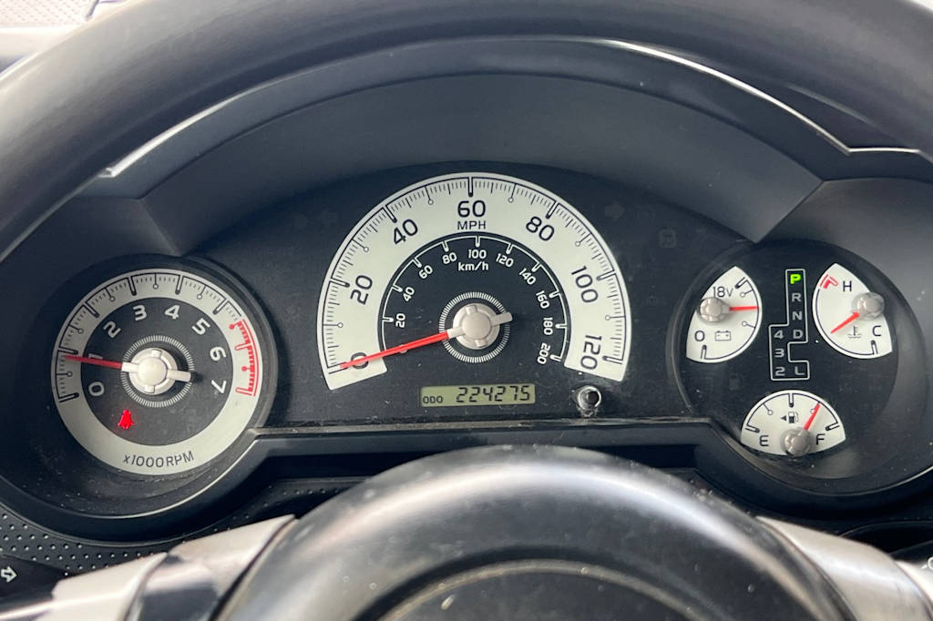 Thumbnail: 2011 Toyota FJ Cruiser - 14