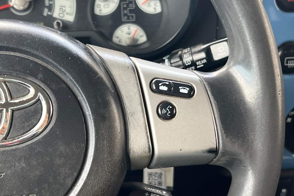 Thumbnail: 2011 Toyota FJ Cruiser - 29