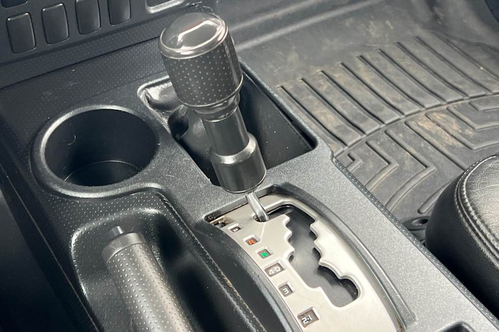 Thumbnail: 2011 Toyota FJ Cruiser - 13