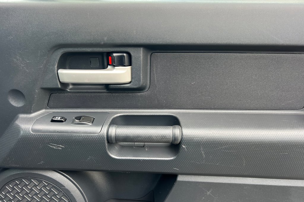 Thumbnail: 2011 Toyota FJ Cruiser - 24