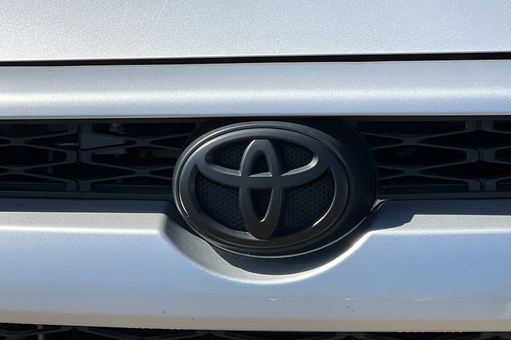 Thumbnail: 2017 Toyota 4Runner - 7