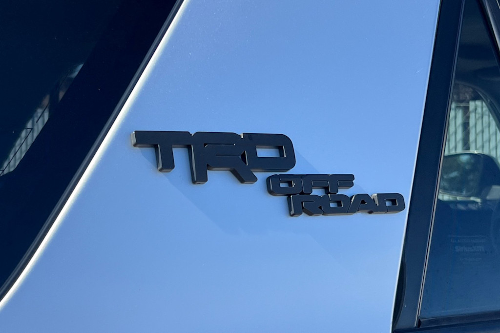 Thumbnail: 2017 Toyota 4Runner - 25