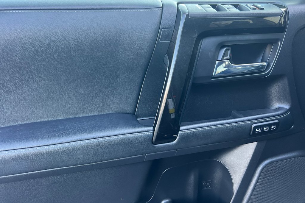 Thumbnail: 2020 Toyota 4Runner - 20