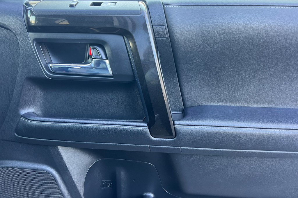 Thumbnail: 2020 Toyota 4Runner - 24