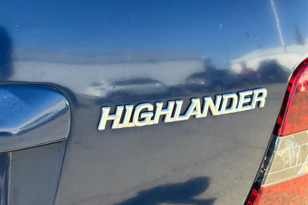 Thumbnail: 2004 Toyota Highlander - 22