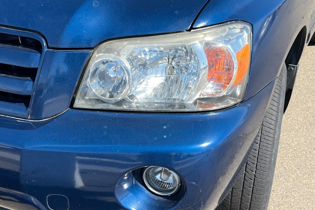 Thumbnail: 2004 Toyota Highlander - 12
